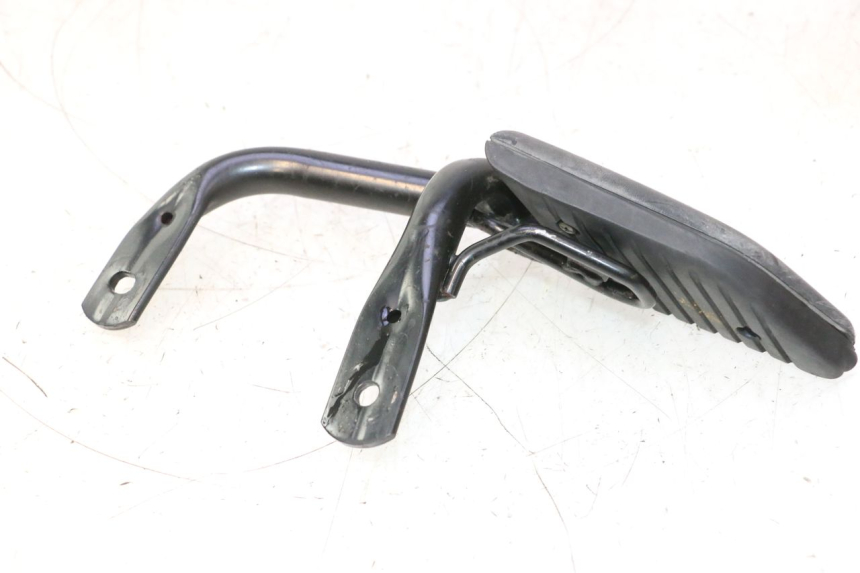 photo de FUSSRASTEN HINTEN RECHT HONDA SH 125 (2001 - 2003) - Alternative Perspektive