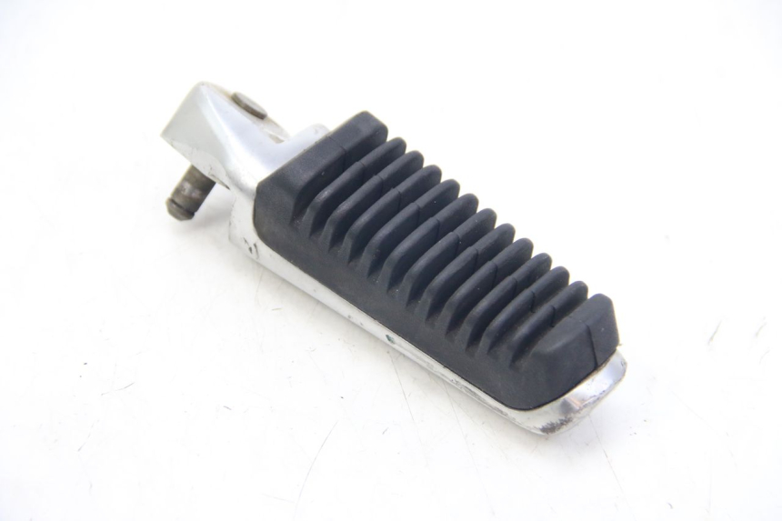 photo de RECHTER HINTERRADSTÄNDER SUZUKI SIXTEEN 125 (2008 - 2010) - Detailansicht des Bauteils