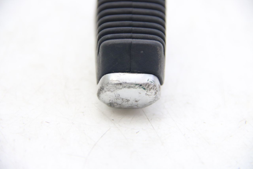 photo de RECHTER HINTERRADSTÄNDER SUZUKI SIXTEEN 125 (2008 - 2010) - Alternative Perspektive