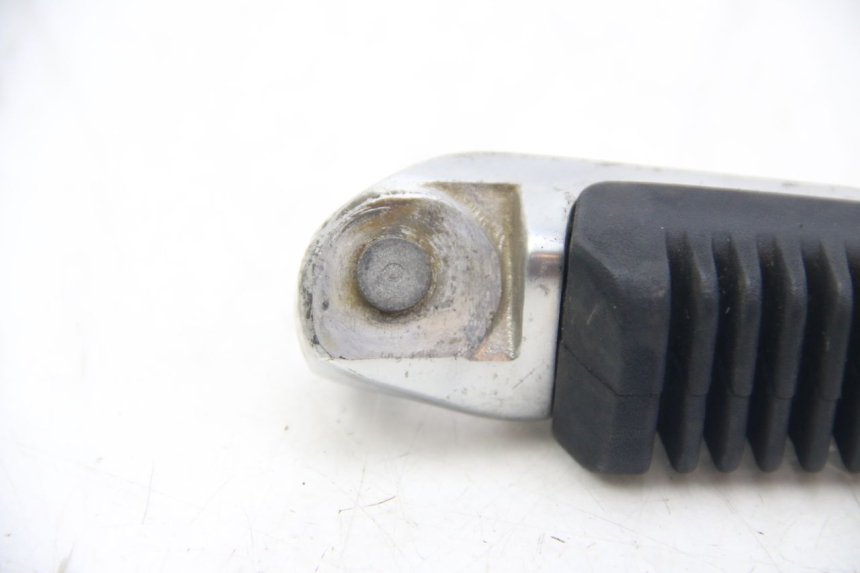 photo de RECHTER HINTERRADSTÄNDER SUZUKI SIXTEEN 125 (2008 - 2010) - Oberflächenzustand und Material