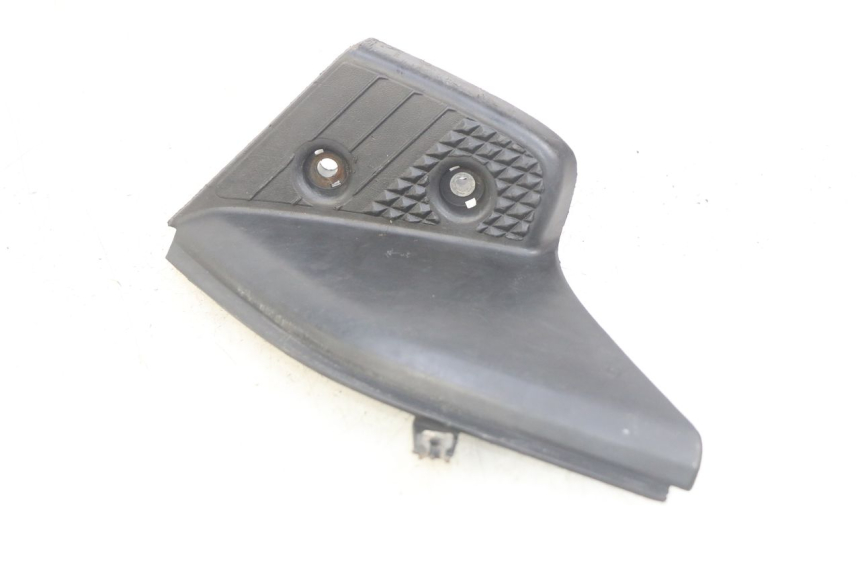 photo de RECHTER HINTERRADSTÄNDER YAMAHA SLIDER NAKED 50 (2004 - 2018) - Alternative Perspektive