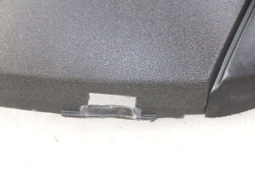 photo de RECHTER HINTERRADSTÄNDER APRILIA SR 2T 50 (2012 - 2017) - Details der Befestigungspunkte