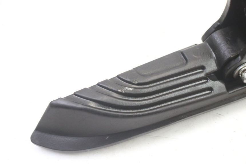 photo de FUSSRASTEN HINTEN RECHT APRILIA SXR 50 (2021 - 2023) - Zoom auf Gebrauchszustand