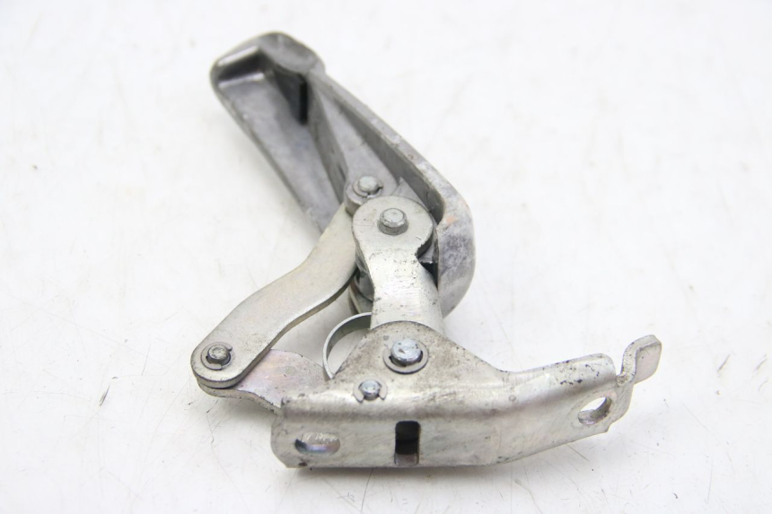 photo de RECHTER HINTERRADSTÄNDER PIAGGIO VESPA GTS SUPER IE 125 (2009 - 2016) - Detailansicht des Bauteils