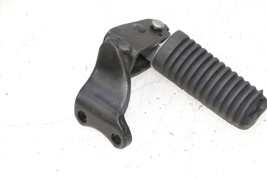 photo de FUSSRASTEN HINTEN RECHT YAMAHA XMAX X-MAX 125 (2006 - 2009) - Zoom auf Gebrauchszustand