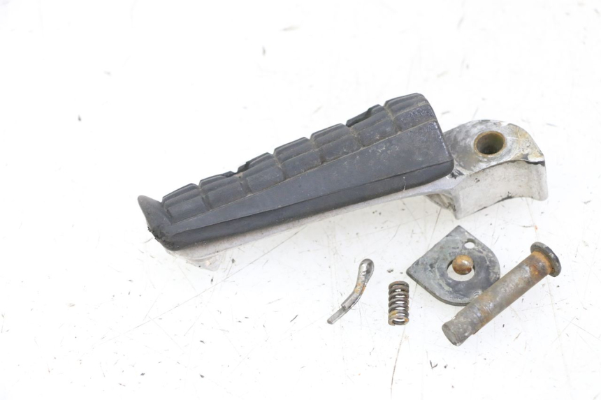 photo de FUSSRASTEN HINTEN RECHT YAMAHA XJN DIVERSION 600 (2000 - 2003) - Zoom auf Gebrauchszustand