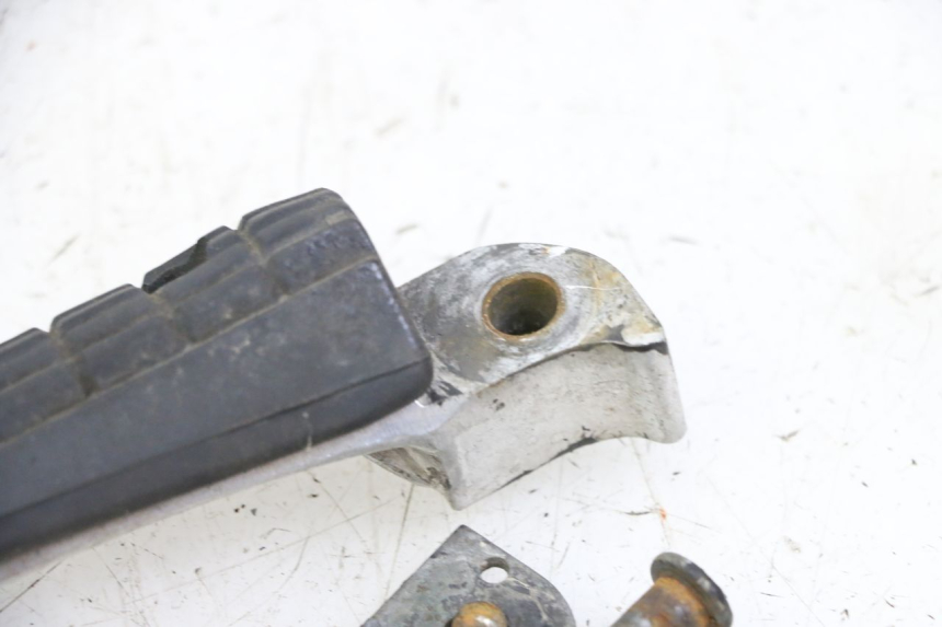 photo de FUSSRASTEN HINTEN RECHT YAMAHA XJN DIVERSION 600 (2000 - 2003) - Alternative Perspektive