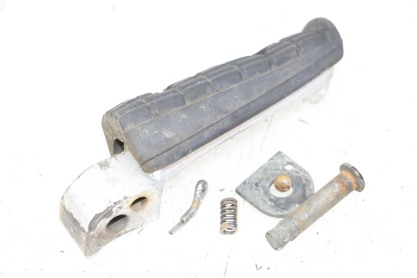 photo de FUSSRASTEN HINTEN RECHT YAMAHA XJN DIVERSION 600 (2000 - 2003) - Technische Nahaufnahme