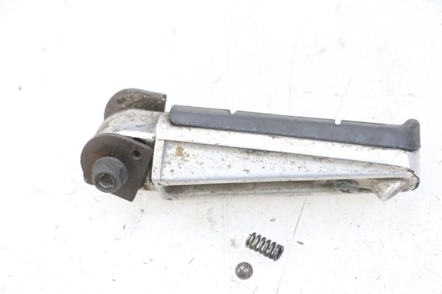 photo de FUSSRASTEN HINTEN RECHT YAMAHA FZS FAZER 600 (2001 - 2003) - Detailansicht des Bauteils