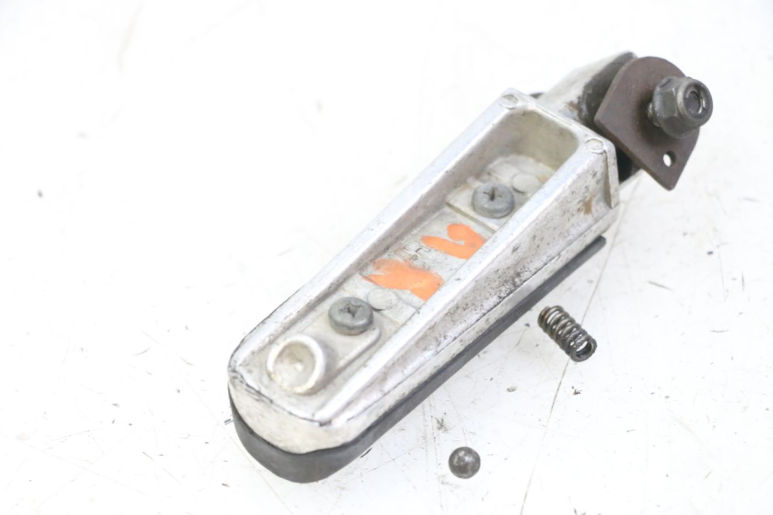 photo de FUSSRASTEN HINTEN RECHT YAMAHA FZS FAZER 600 (2001 - 2003) - Zoom auf Gebrauchszustand