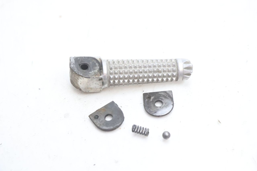 photo de FUSSRASTEN HINTEN RECHT YAMAHA YZF R GENESIS 750 (1993 - 1998) - Detailansicht des Bauteils