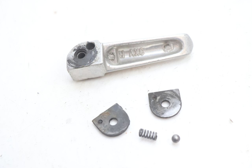 photo de FUSSRASTEN HINTEN RECHT YAMAHA YZF R GENESIS 750 (1993 - 1998) - Alternative Perspektive
