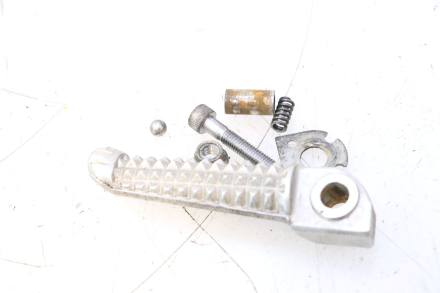 photo de FUSSRASTEN HINTEN RECHT YAMAHA YZF R6 600 (2008 - 2009) - Hauptansicht