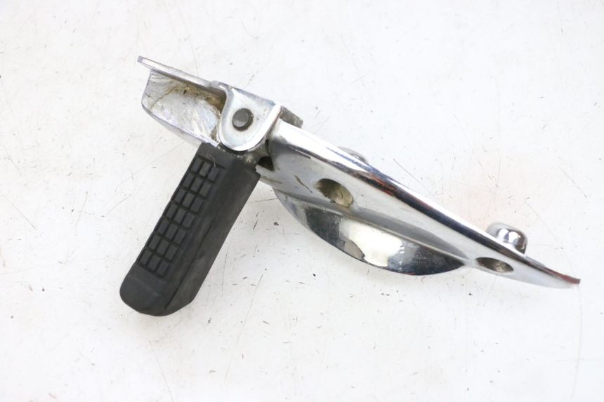 photo de FUSSRASTEN HINTEN RECHT KYMCO ZING 125 (1997 - 2003) - Zoom auf Gebrauchszustand