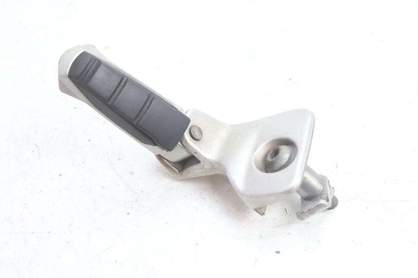 photo de FUSSRASTEN HINTEN LINKS BMW C1 125 (2000 - 2003) - Detailansicht des Bauteils