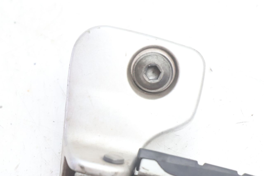 photo de FUSSRASTEN HINTEN LINKS BMW C1 125 (2000 - 2003) - Alternative Perspektive