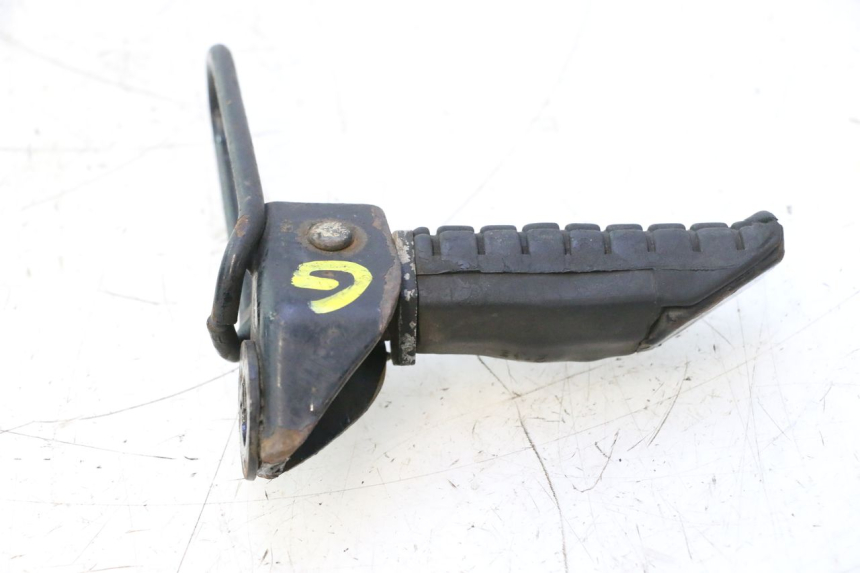 photo de FUSSRASTEN HINTEN LINKS HONDA CB TWO FIFTY 250 (1991 - 2002) - Detailansicht des Bauteils