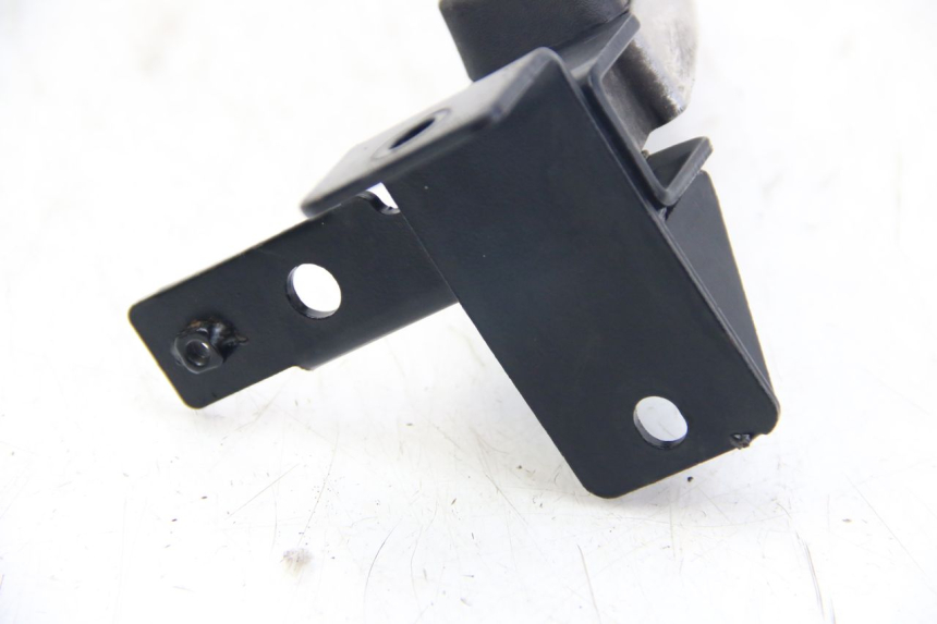 photo de LINKER HINTERER FUßRASTEN PEUGEOT CITYSTAR AIR 125 (2014 - 2017) - Zoom auf Gebrauchszustand