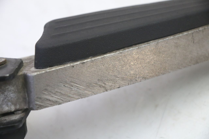 photo de LINKER HINTERER FUßRASTEN PEUGEOT CITYSTAR 50 (2013 - 2017) - Detailansicht des Bauteils