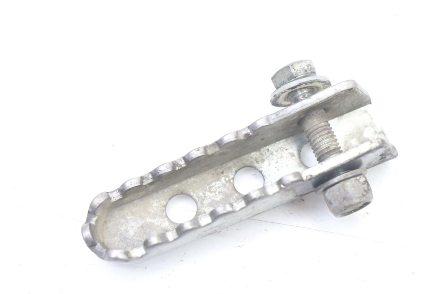 photo de FUSSRASTEN HINTEN LINKS DERBI SENDA SM DRD X-TREME 50 (2011 - 2017) - Detailansicht des Bauteils