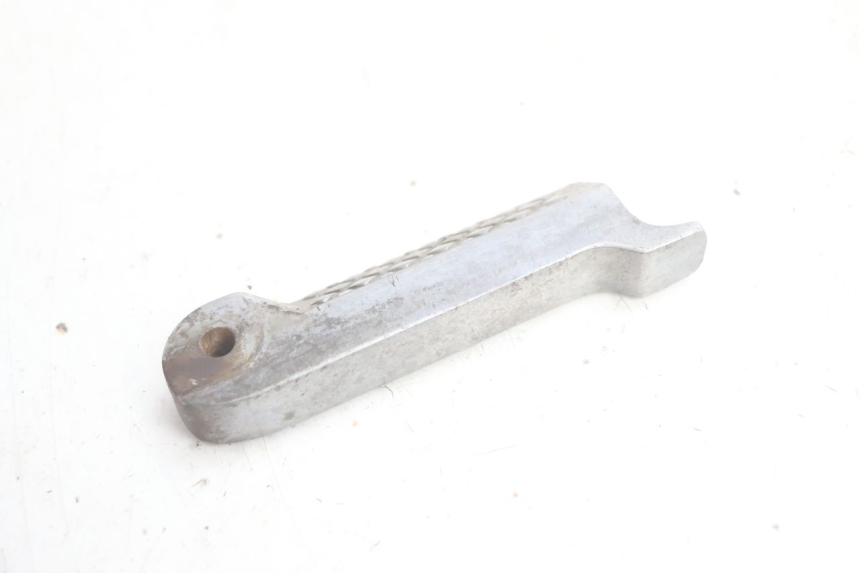 photo de FUSSRASTEN HINTEN LINKS CF MOTO E-CHARM 125 (2005 - 2008) - Zoom auf Gebrauchszustand