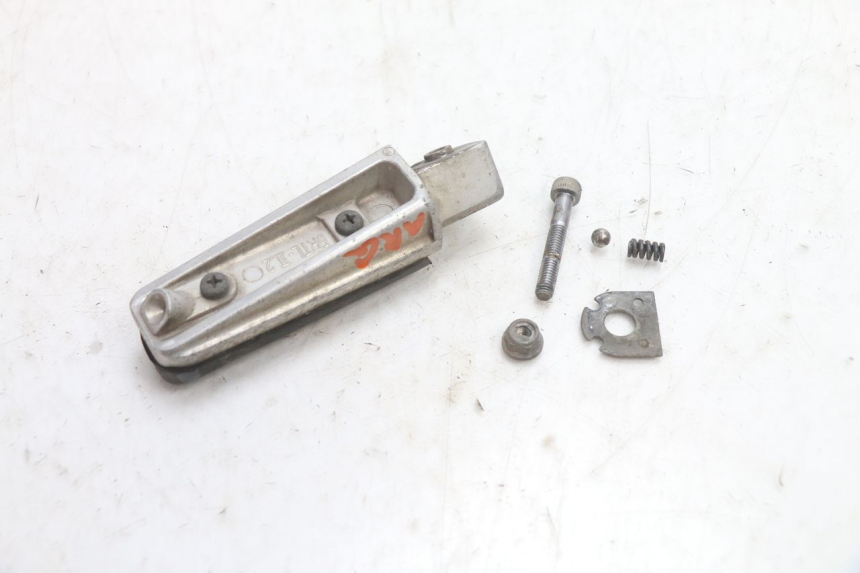 photo de FUSSRASTEN HINTEN LINKS YAMAHA FJR 1300 (2001 - 2005) - Zoom auf Gebrauchszustand