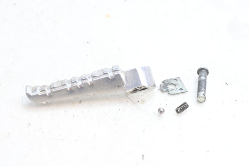 photo de FUSSRASTEN HINTEN LINKS YAMAHA FZ8 800 (2010 - 2016) - Detailansicht des Bauteils