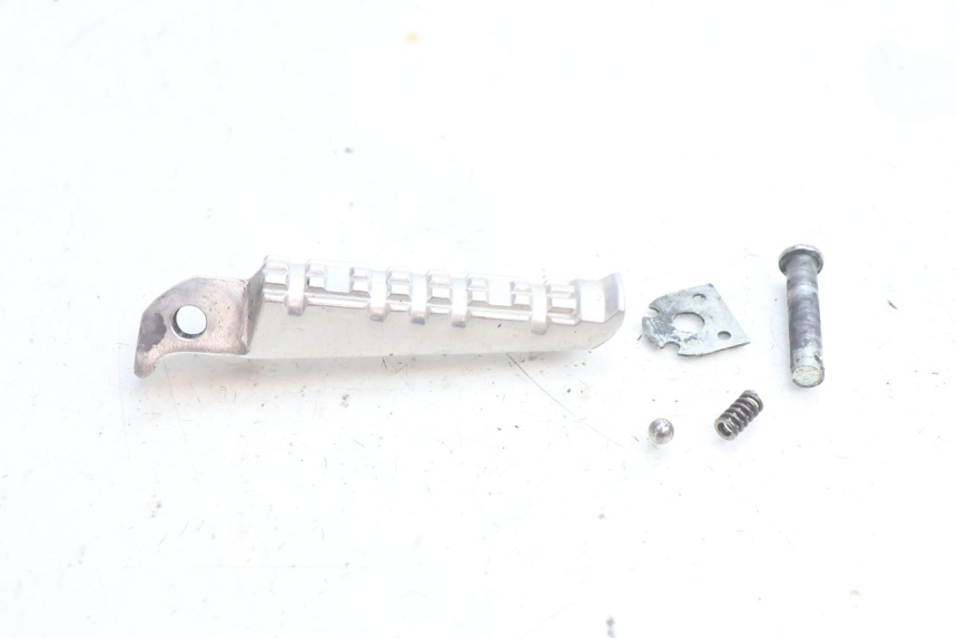 photo de FUSSRASTEN HINTEN LINKS YAMAHA FZ8 800 (2010 - 2016) - Zoom auf Gebrauchszustand
