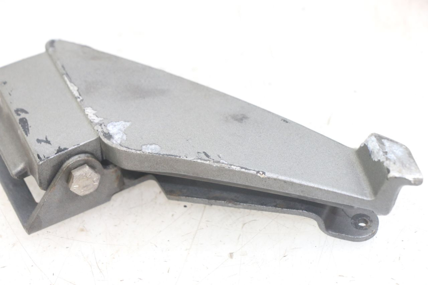 photo de FUSSRASTEN HINTEN LINKS PEUGEOT GEOPOLIS RS 125 (2007 - 2009) - Detailansicht des Bauteils