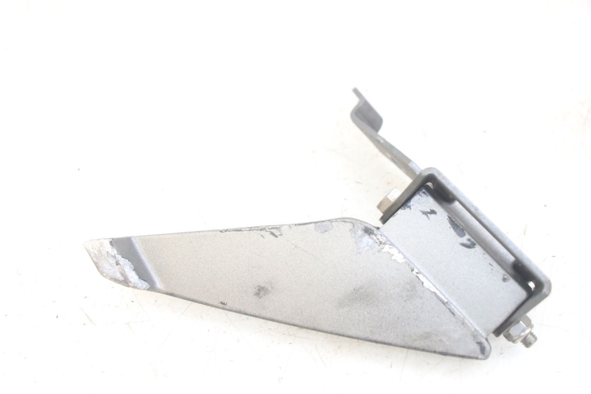 photo de FUSSRASTEN HINTEN LINKS PEUGEOT GEOPOLIS RS 125 (2007 - 2009) - Zoom auf Gebrauchszustand