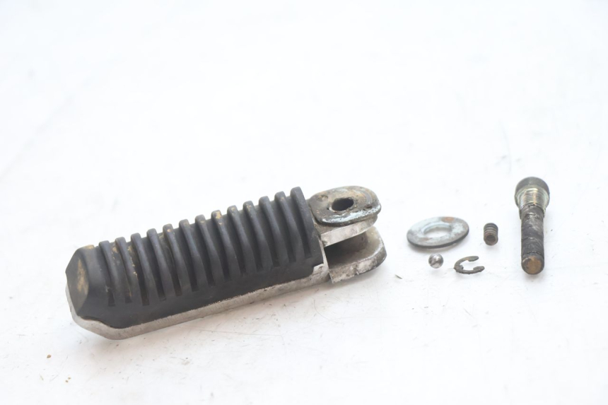 photo de FUSSRASTEN HINTEN LINKS SUZUKI GSF N BANDIT 1200 (2001 - 2005) - Hauptansicht