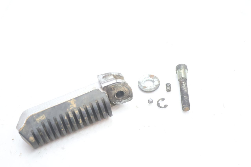 photo de FUSSRASTEN HINTEN LINKS SUZUKI GSF N BANDIT 1200 (2001 - 2005) - Zoom auf Gebrauchszustand