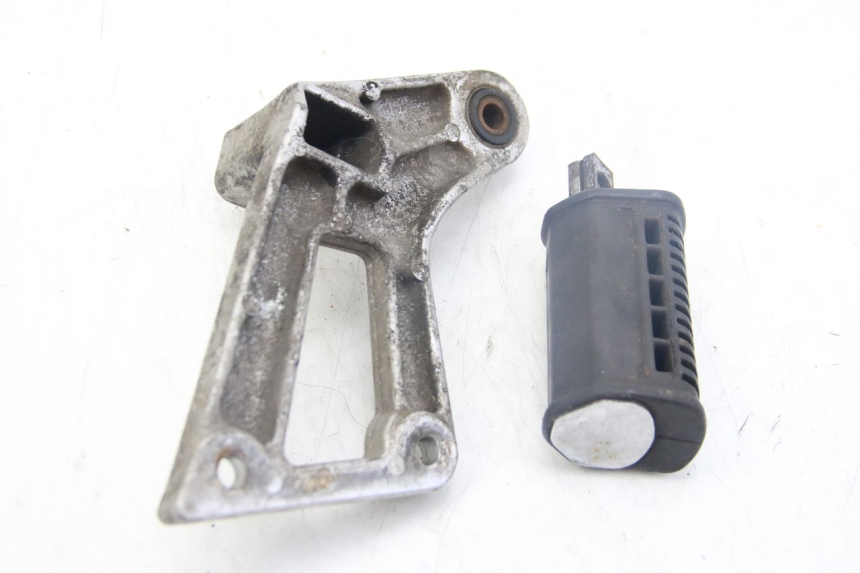 photo de LINKER HINTERER FUßRASTEN SUZUKI GSX-F GSX  F 1100 (1988 - 1994) - Zoom auf Gebrauchszustand