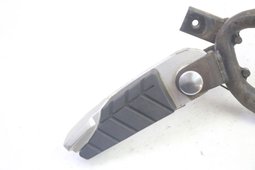 photo de FUSSRASTEN HINTEN LINKS SYM GTS EVO 125 (2009 - 2013) - Detailansicht des Bauteils