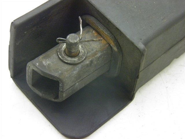 photo de FUSSRASTEN HINTEN LINKS HONDA FES PANTHEON 125 (2003 - 2007) - Detailansicht des Bauteils