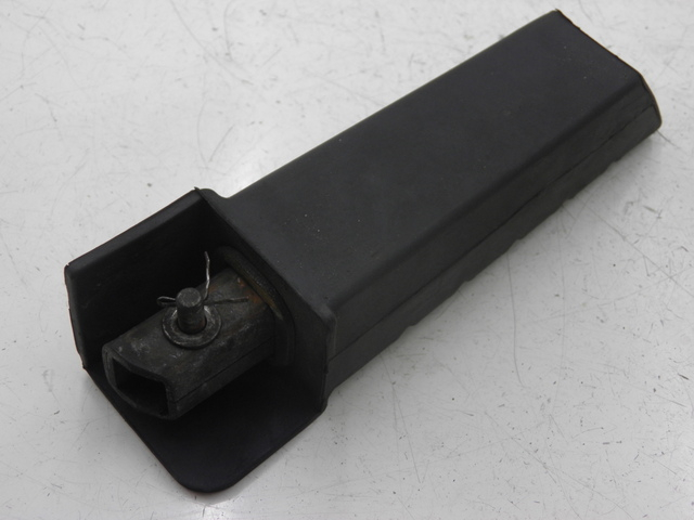 photo de FUSSRASTEN HINTEN LINKS HONDA FES PANTHEON 125 (2003 - 2007) - Zoom auf Gebrauchszustand