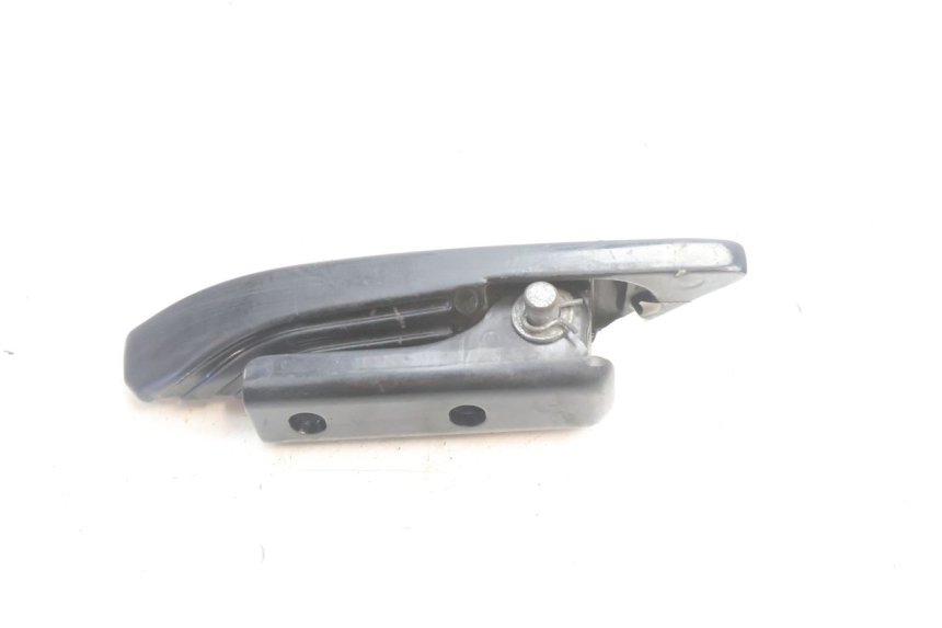 photo de FUSSRASTEN HINTEN LINKS PIAGGIO LIBERTY IGET 4T 50 (2021 - 2025) - Details der Befestigungspunkte