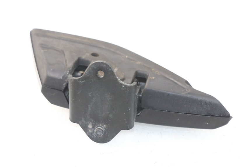 photo de FUSSRASTEN HINTEN LINKS PEUGEOT METROPOLIS 400 (2017 - 2020) - Details der Befestigungspunkte