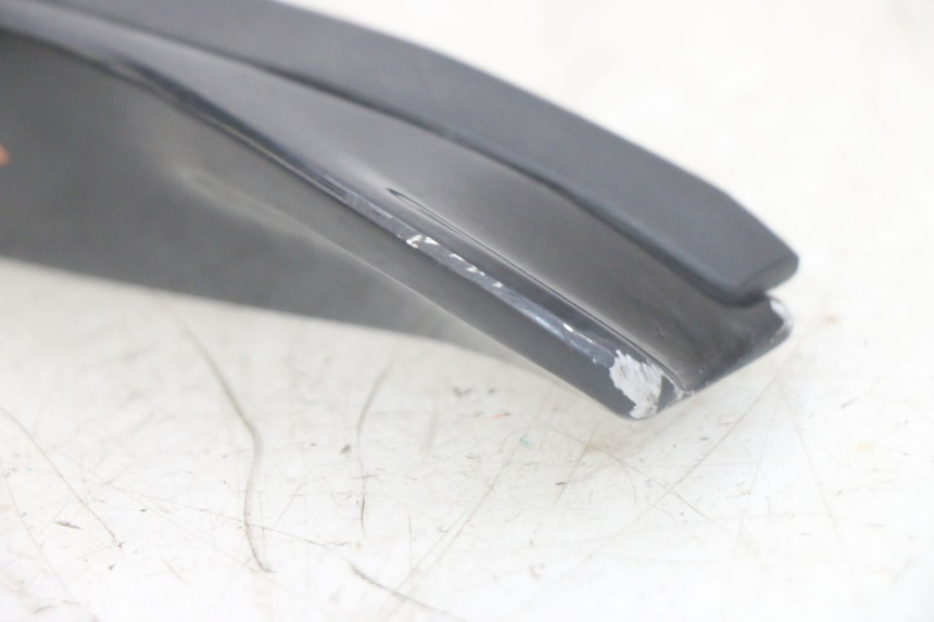 photo de FUSSRASTEN HINTEN LINKS PIAGGIO MP3 HPE 300 (2019 - 2026) - Details der Befestigungspunkte