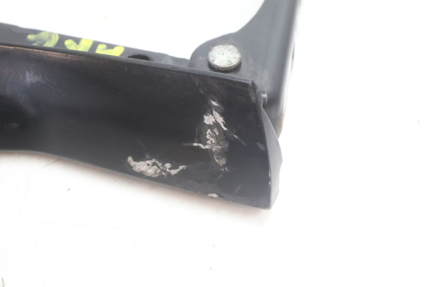 photo de FUSSRASTEN HINTEN LINKS PIAGGIO MP3 HPE 530 (2022 - 2026) - Zoom auf Gebrauchszustand