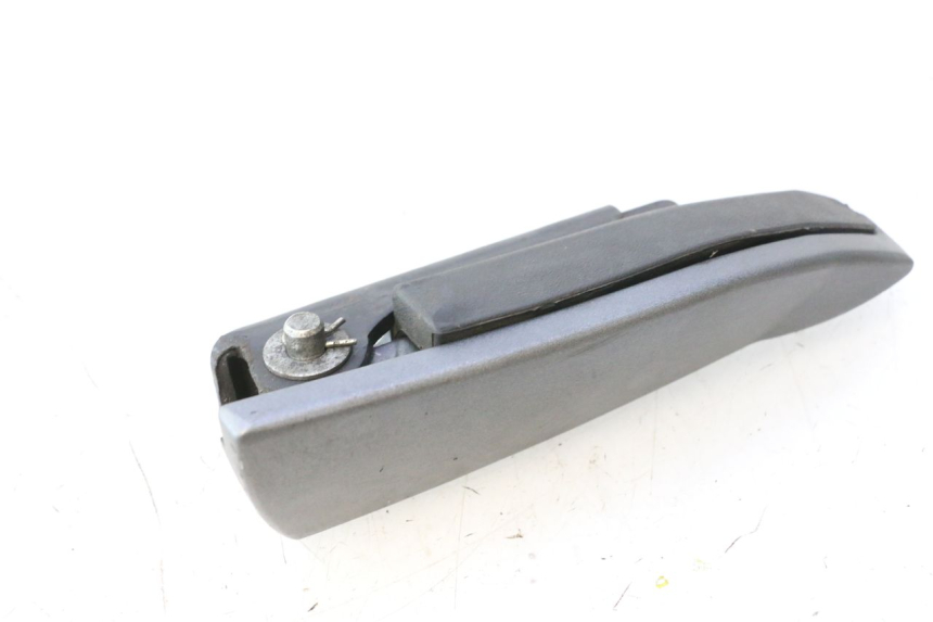 photo de FUSSRASTEN HINTEN LINKS PIAGGIO MP3 500 (2016 - 2018) - Zoom auf Gebrauchszustand