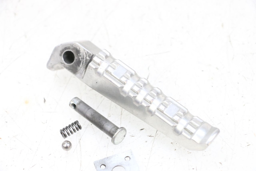 photo de FUSSRASTEN HINTEN LINKS YAMAHA MT-07 MT07 ABS 700 (2018 - 2020) - Technische Nahaufnahme