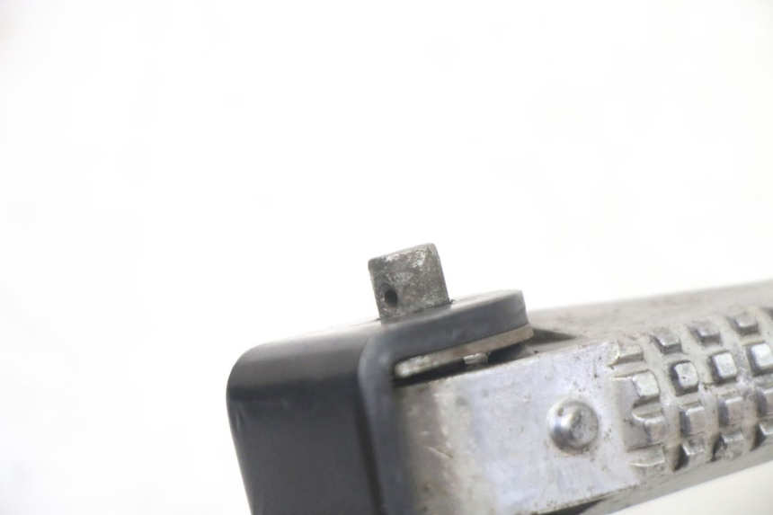 photo de FUSSRASTEN HINTEN LINKS PIAGGIO NRG POWER PUREJET 50 (2018 - 2021) - Details der Befestigungspunkte