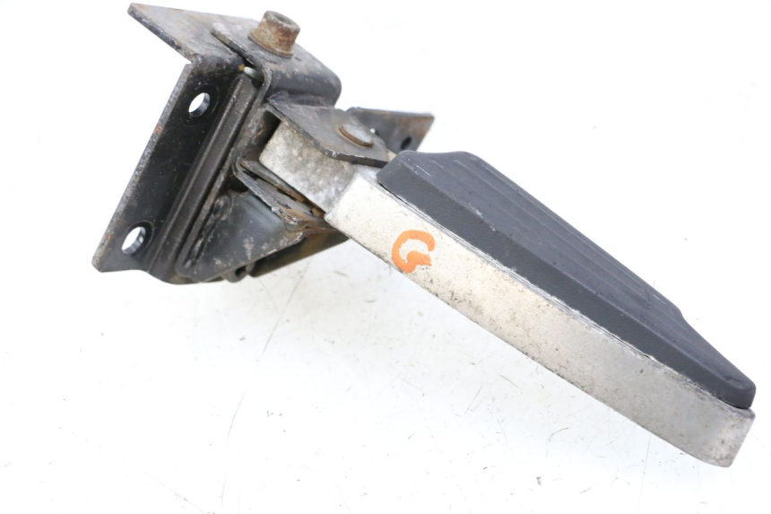 photo de FUSSRASTEN HINTEN LINKS PEUGEOT SATELIS 125 (2013 - 2018) - Technische Nahaufnahme