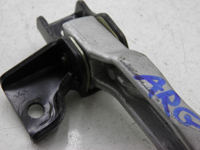 photo de FUSSRASTEN HINTEN LINKS PEUGEOT TWEET 125 (2010 - 2017) - Detailansicht des Bauteils