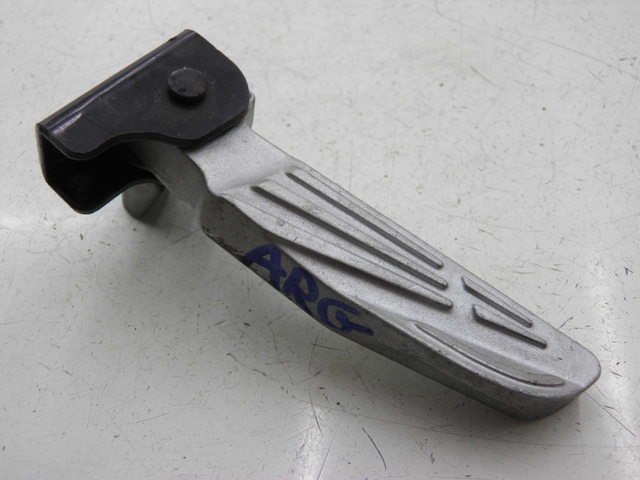 photo de FUSSRASTEN HINTEN LINKS PEUGEOT TWEET 125 (2010 - 2017) - Zoom auf Gebrauchszustand