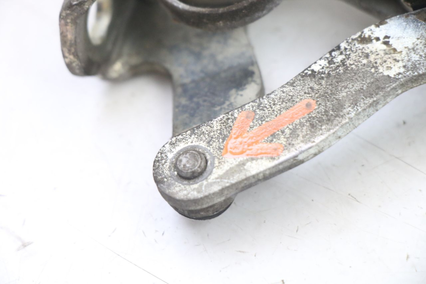 photo de FUSSRASTEN HINTEN LINKS PIAGGIO VESPA GRANTURISMO 125 (2003 - 2007) - Alternative Perspektive