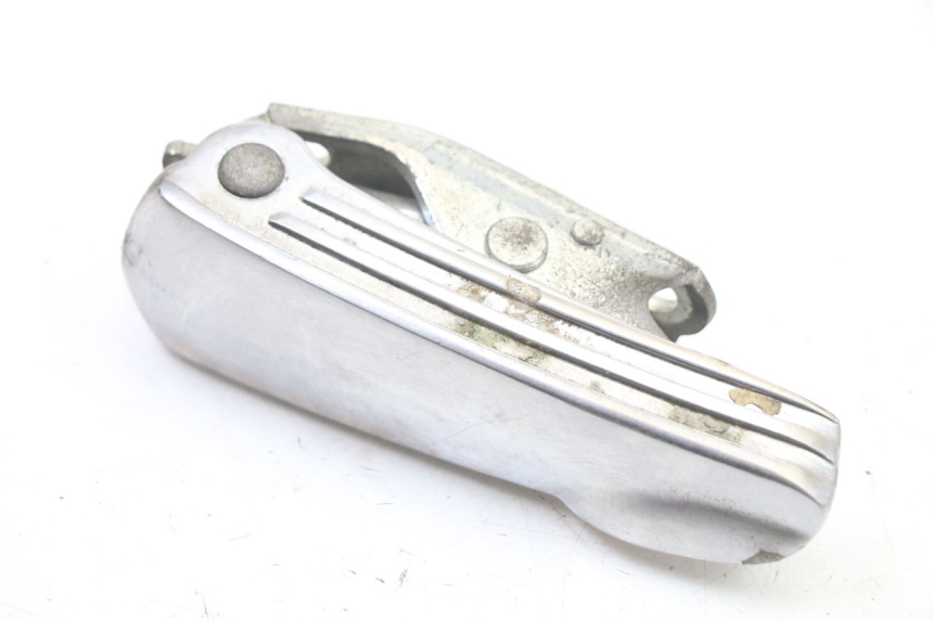 photo de FUSSRASTEN HINTEN LINKS PIAGGIO VESPA GRANTURISMO 125 (2003 - 2007) - Details der Befestigungspunkte