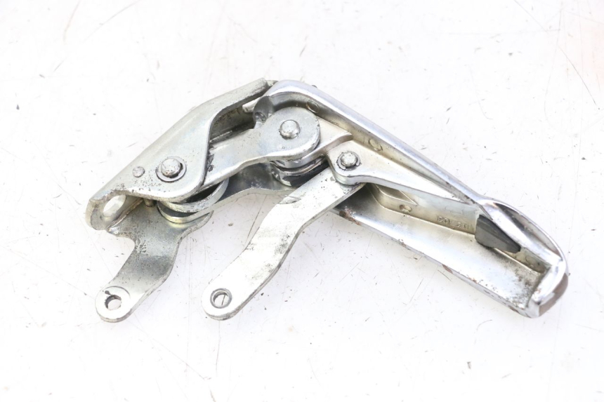 photo de FUSSRASTEN HINTEN LINKS PIAGGIO VESPA GRANTURISMO 200 (2004 - 2005) - Alternative Perspektive