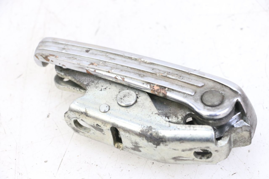 photo de FUSSRASTEN HINTEN LINKS PIAGGIO VESPA GRANTURISMO 200 (2004 - 2005) - Details der Befestigungspunkte